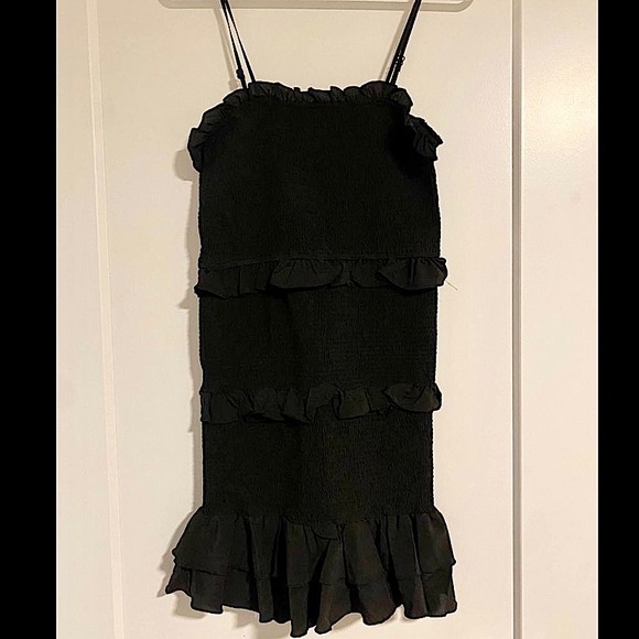 Little black dress with ruffles and ruching - Picture 1 of 2